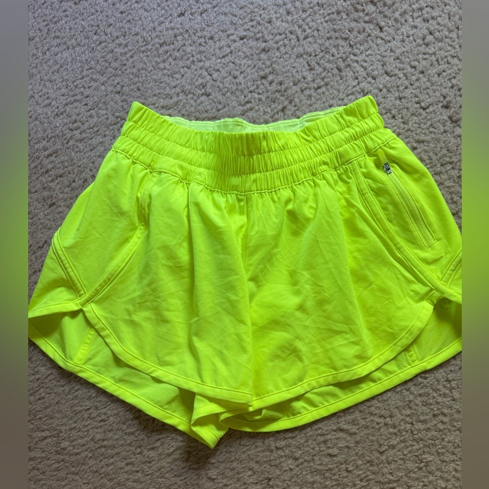 Lululemon tracker low rise lined short 4 in
